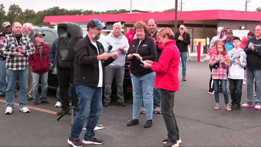 Car show group donates to local charities