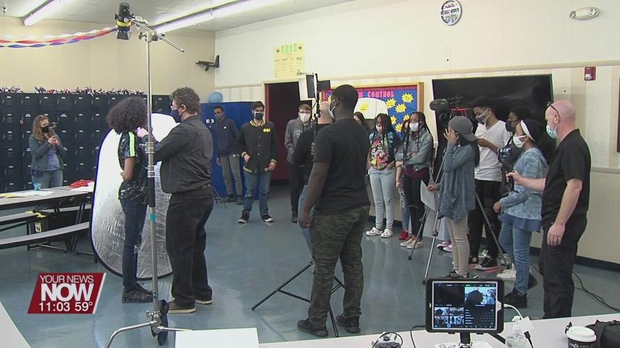 Youth for Change mentoring young artists in Lima