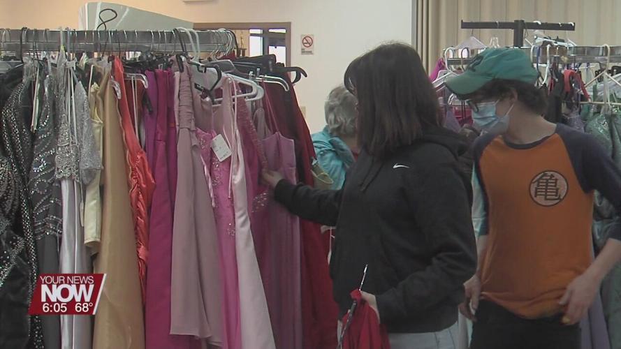 Diva's Den provides free dresses for high schoolers going to prom