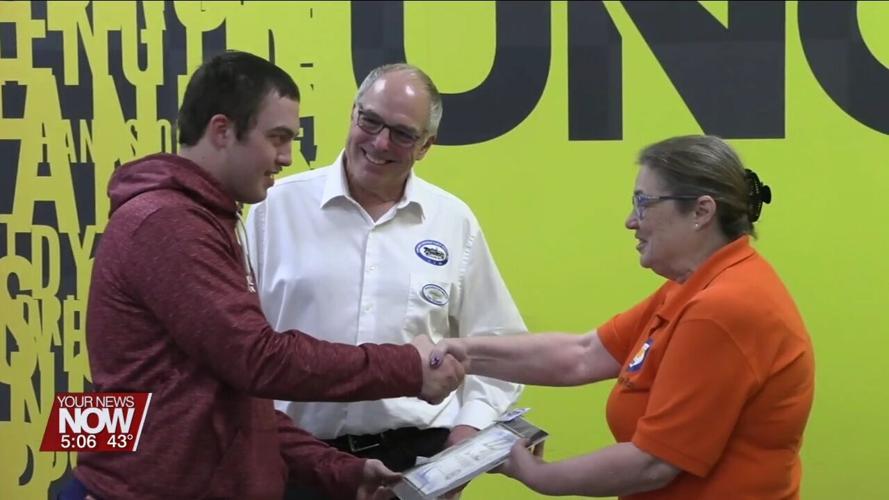 Vintage Chevy Car group gives scholarship to UNOH students