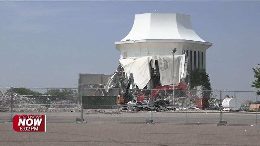 Lima residents reflect on memories as former Macy’s store comes down