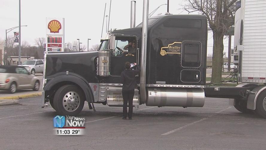 A diner in Wapakoneta goes viral after lending a helping hand to truck drivers