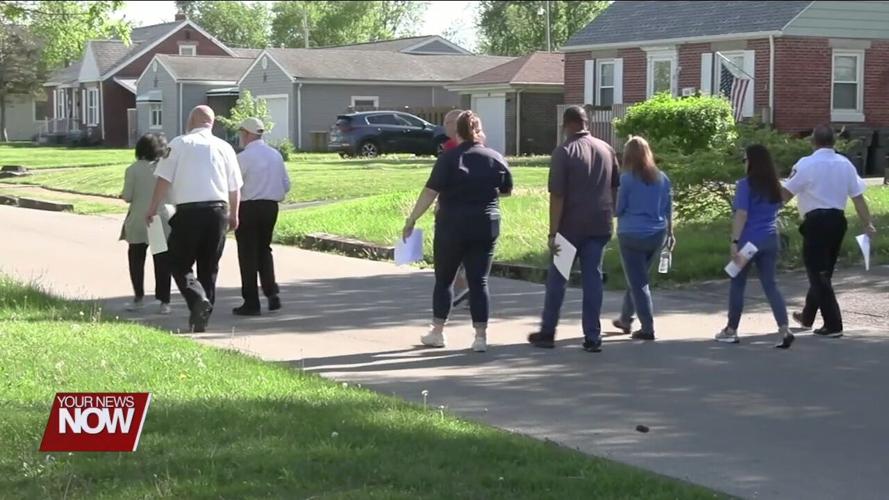 Mayor Sharetta Smith kicks off her "Walking the Wards" series in the 4th Ward