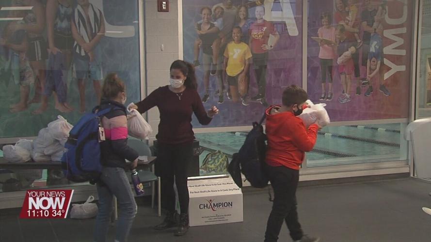 Lima YMCA handing out meals to area kids