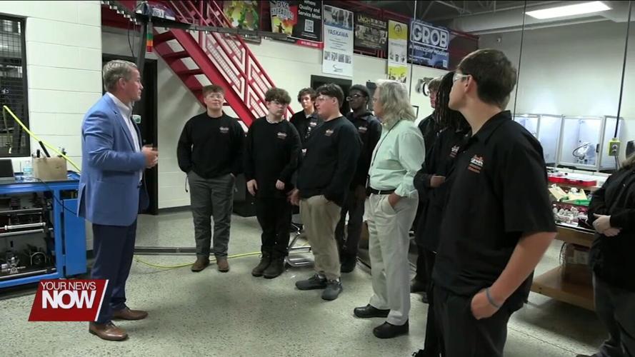 Lt. Gov. Husted announces grant while touring Apollo Career Center's robotics lab
