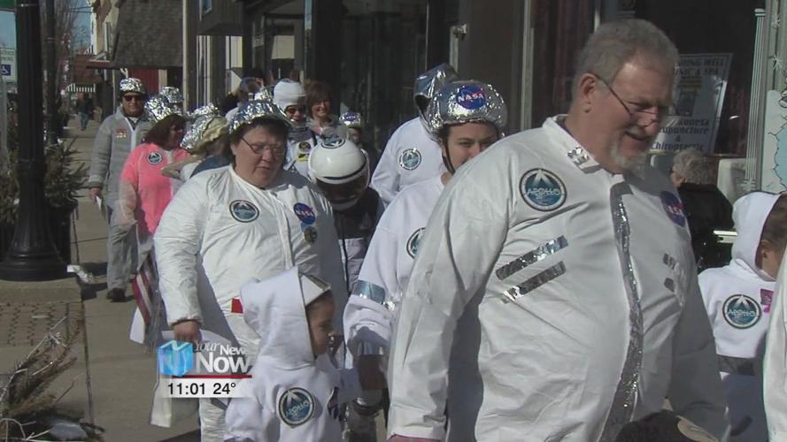 Wapakoneta sets world record for people dressed like Astronauts