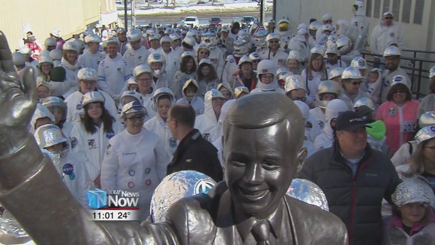 Wapakoneta sets world record for people dressed like Astronauts