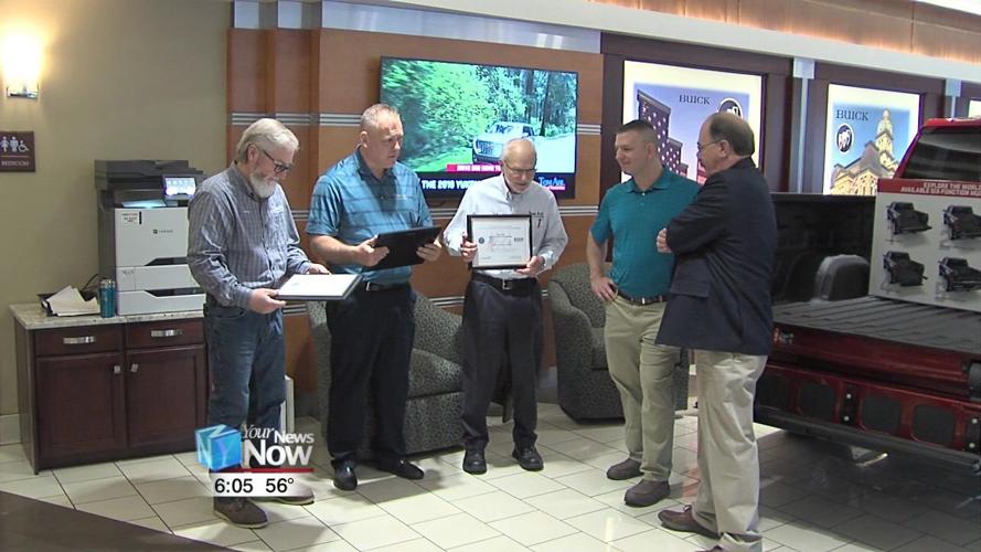 Tom Ahl receives Patriot Award from Department of Defense 2.jpg