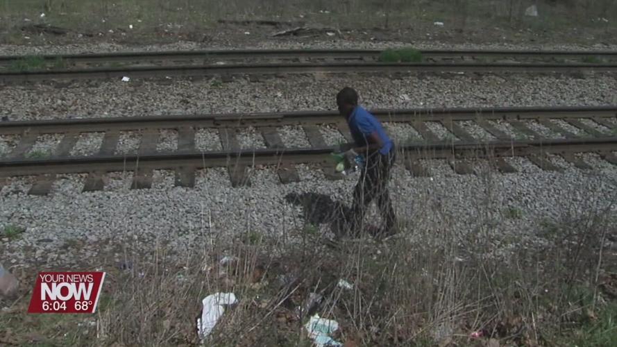 Heritage Elementary students head outside to be a good neighbor by cleaning up trash