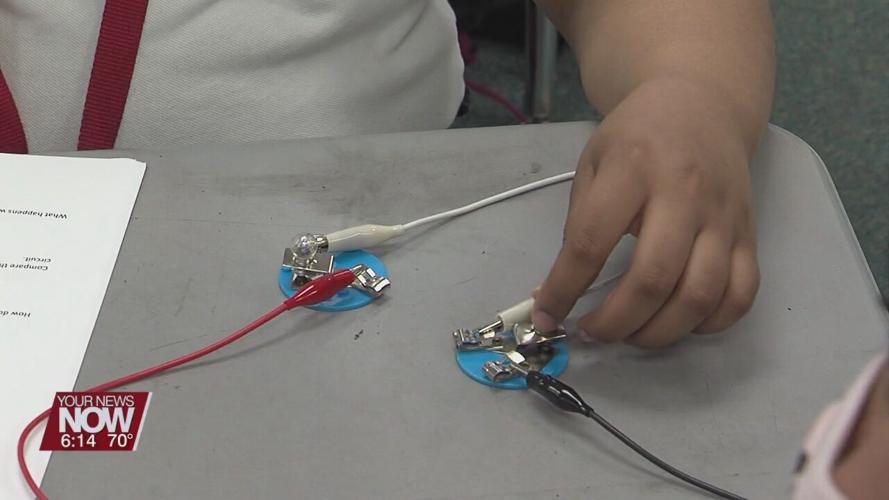Lima City School students learning about electricity in the classroom 3.jpg