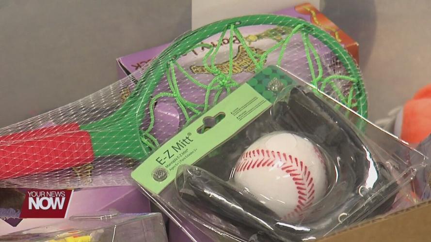 Lima Thrift Store holds Christmas party for families