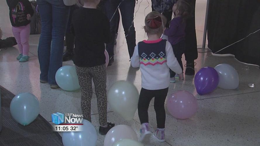 KidX Club noon year's eve balloon drop