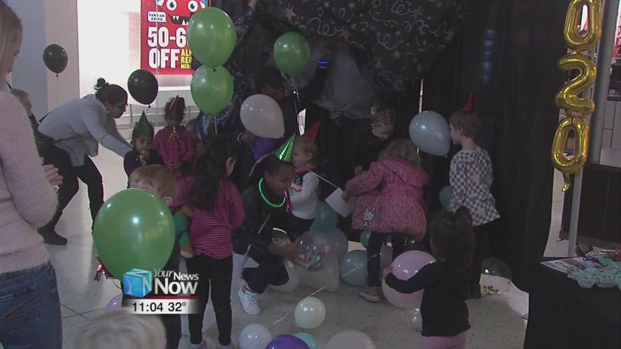 KidX Club noon year's eve balloon drop