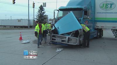 Semi truck crash in Beaverdam