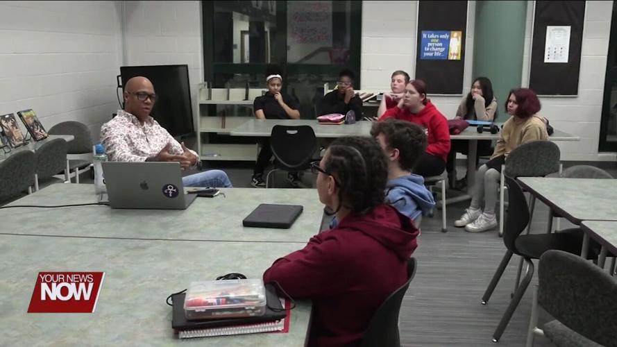 Graphic novelist shares his story with Lima City School students