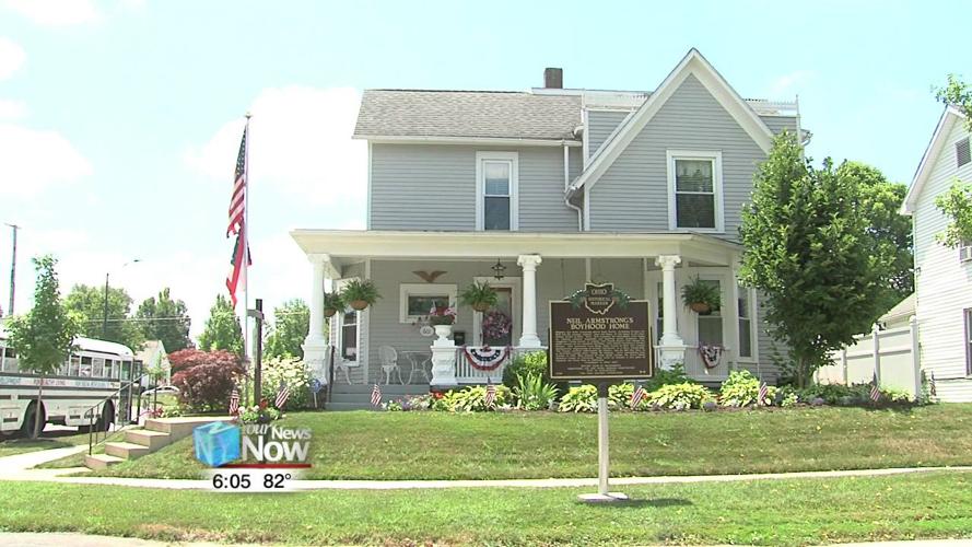 Bus tours give a unique perspective on Neil Armstrong's youth 3.jpg