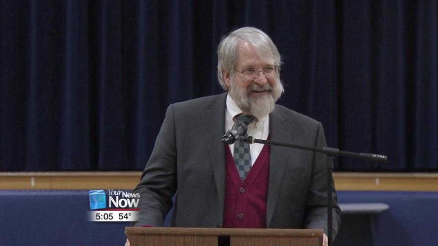 Lincolnview Elementary School receives Momentum Award 2.jpg