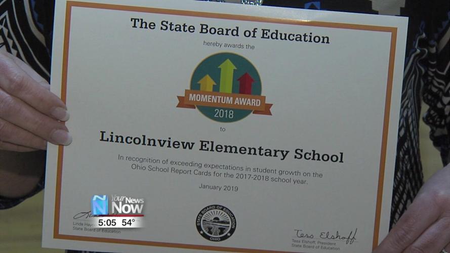 Lincolnview Elementary School receives Momentum Award 1.jpg