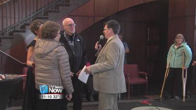 Niswonger celebrates 250,000 guest at Sunday night show.jpg