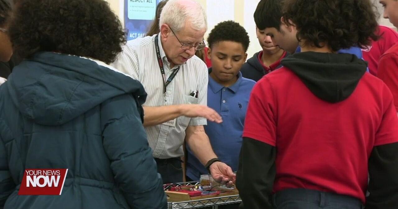 Heir Force Community School students get hands-on lesson building circuits - Vimarsana News
