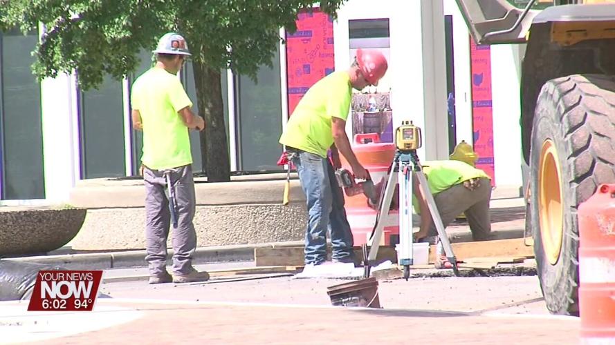 Heat wave not stopping Lima residents from getting out to work and complete daily routines