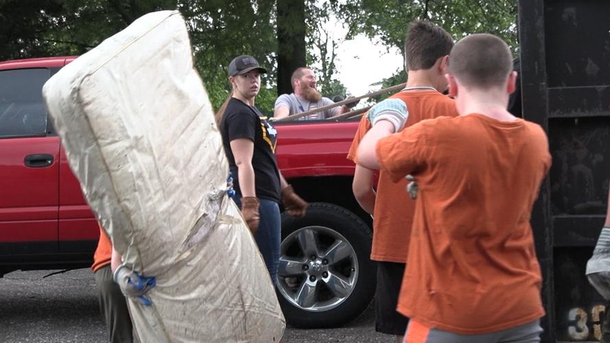 Lima residents take advantage of Mayor’s Spring Cleanup during third week