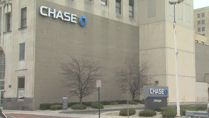 Burger King Employee robbed at gunpoint in downtown Lima