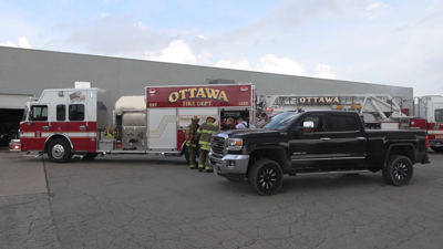 Explosion and fire contained at Ottawa warehouse