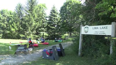 Beginners Learn Kayaking Basics Through Metro Park District Program