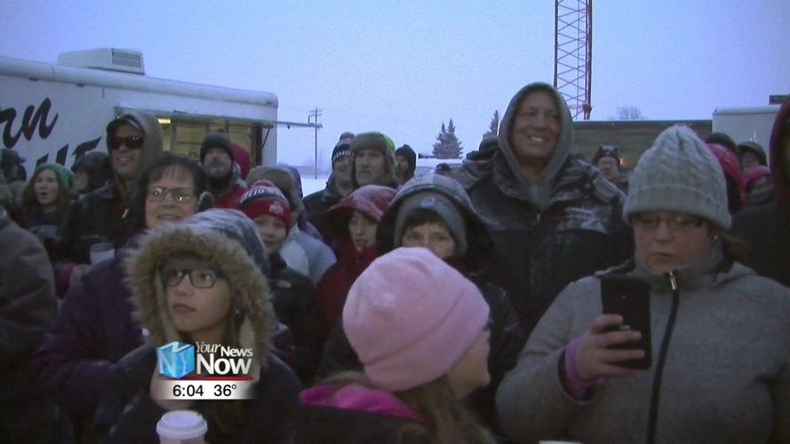 Buckeye Chuck predicts early spring2.jpg