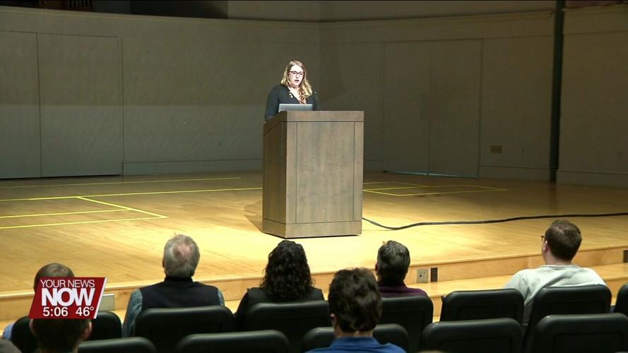 Professor speaks to Bluffton University students about authenticity in the digital age