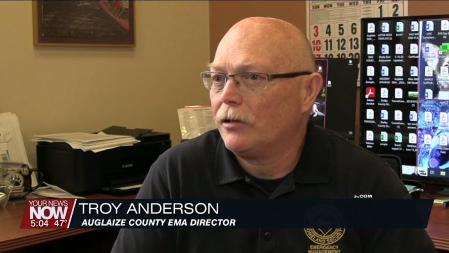 Crews called in to clean up fertilizer after a train derails in Auglaize County