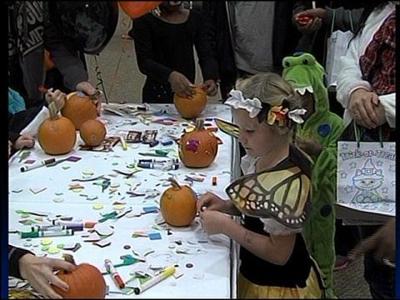 Kids learn healthy Halloween snack options