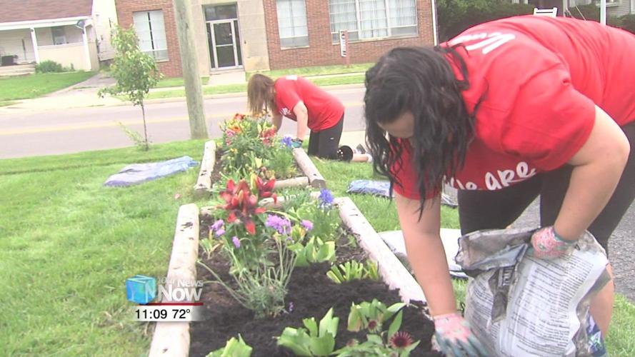 Honda volunteers build outdoor tutoring space at Adult Learning Center1.jpg