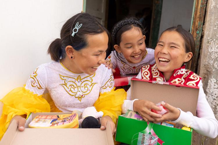 Operation Christmas Child Volunteers Send Christmas Joy to Children Overseas