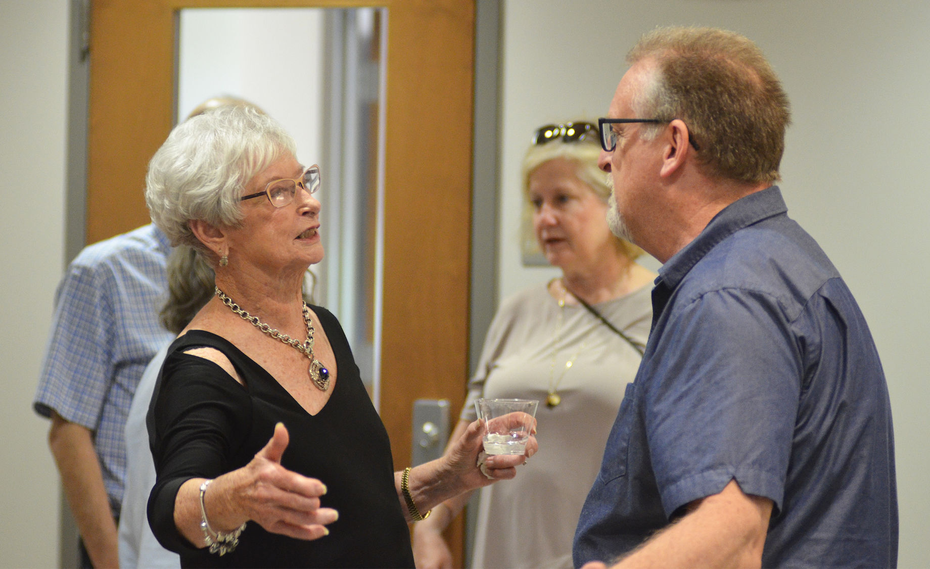 Hundreds honor retiring Archdale mayor - Vimarsana News