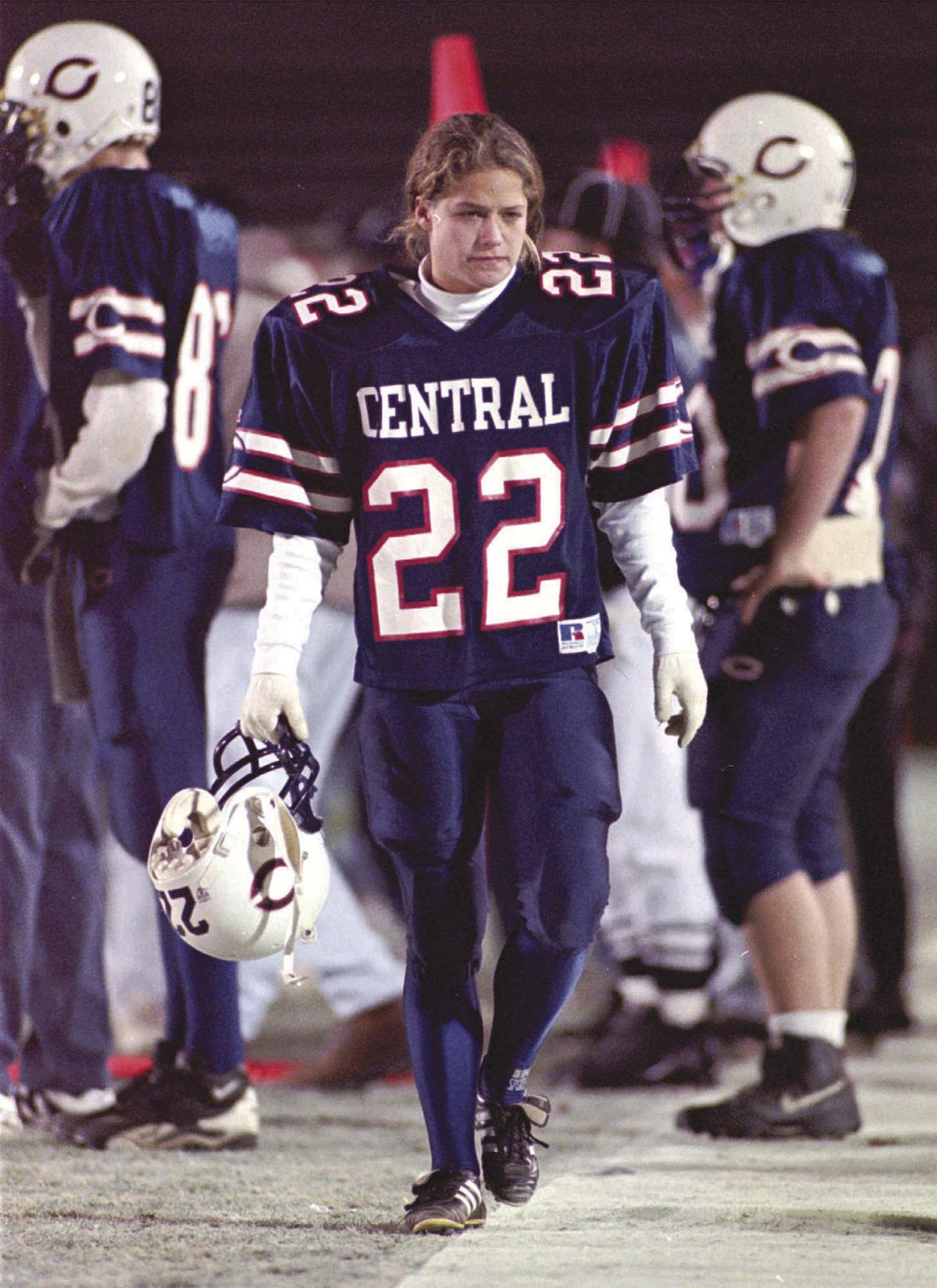 Like Sarah Fuller Central Kicker Drew Spotlight On Gridiron Newsletters Hpenews Com