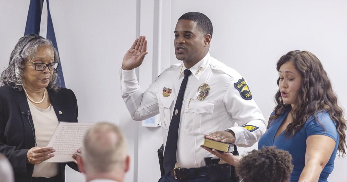 Chief Swearing In New police chief sworn in | News | hpenews.com