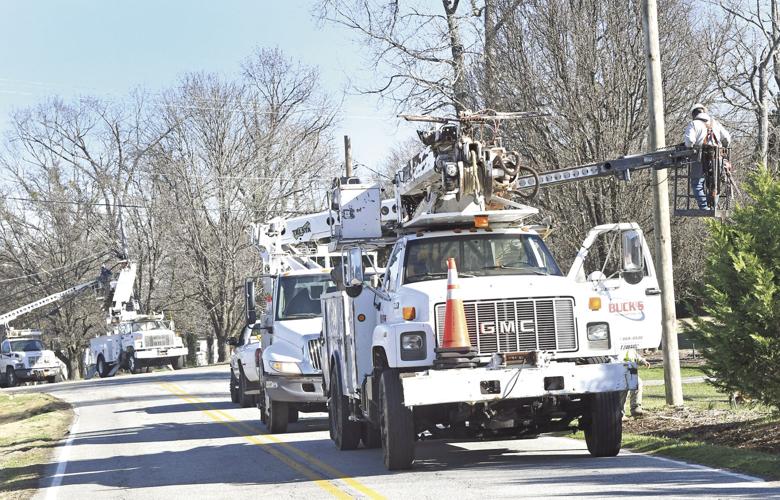 City truck takes out power lines | News | hpenews.com