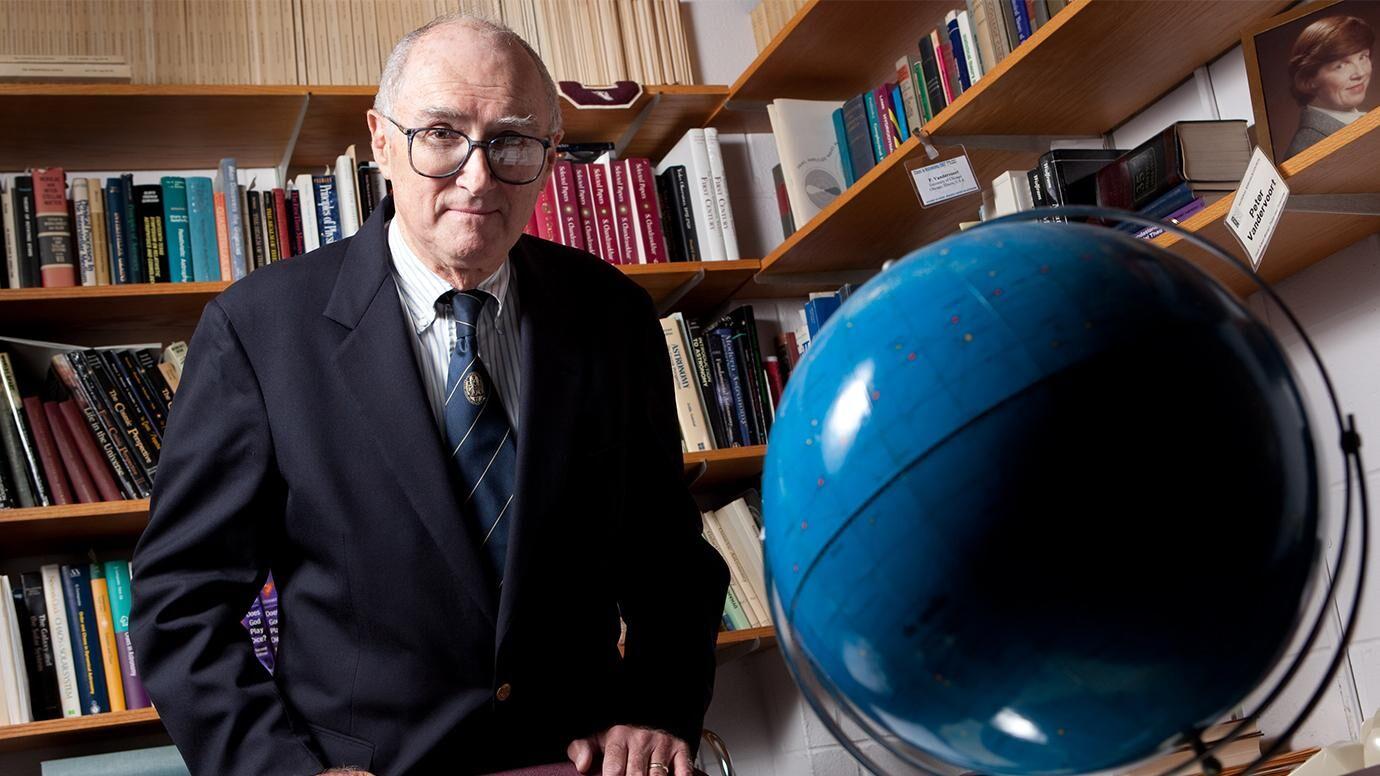 Peter O. Vandervoort, longtime U. of C. astrophysicist and Hyde Parker, is dead at 85 - Vimarsana News
