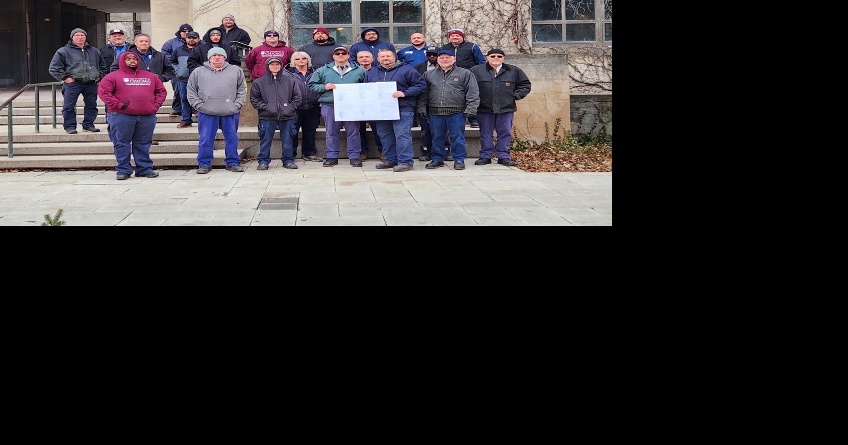 U. of C. facilities workers ratify new contract with university ...