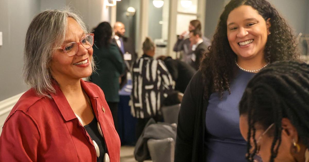 Rep. Robin Kelly opens new office in Hyde Park | Evening Digest ...