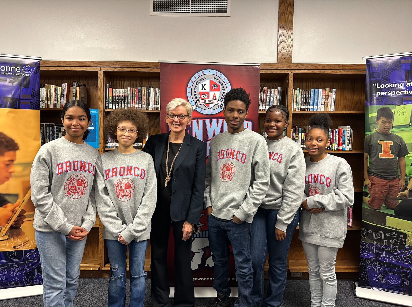 Kenwood Academy's partnership with Argonne prompts visit with secretary ...