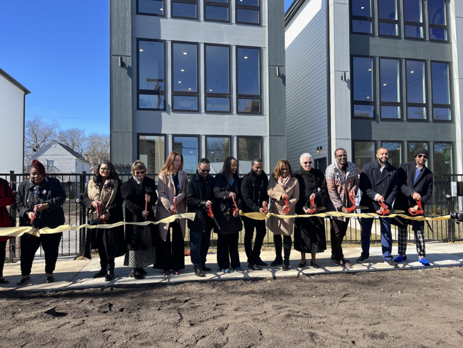 New 'luxury' homes in West Woodlawn attract U. of C. faculty, outof