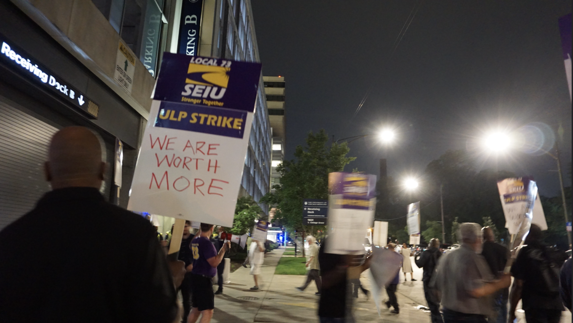 U. Of C. Medical Center Workers Go On Strike | Evening Digest ...