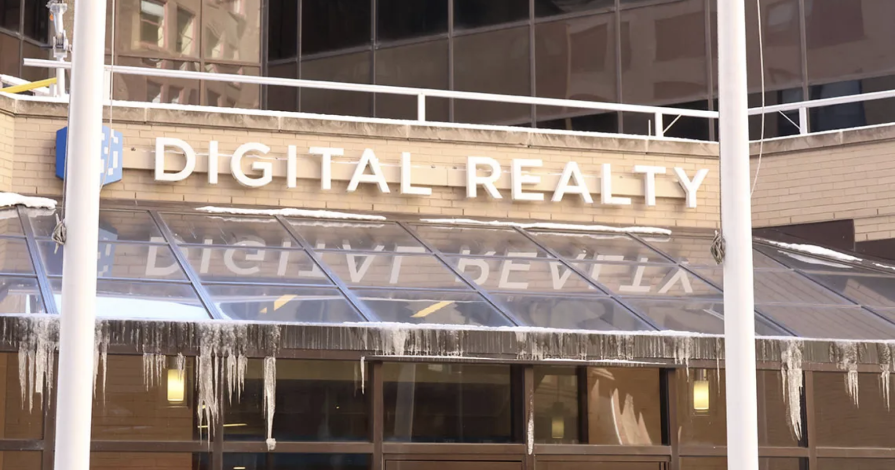 Battle over data centers in Illinois pits consumer costs vs . state competitiveness