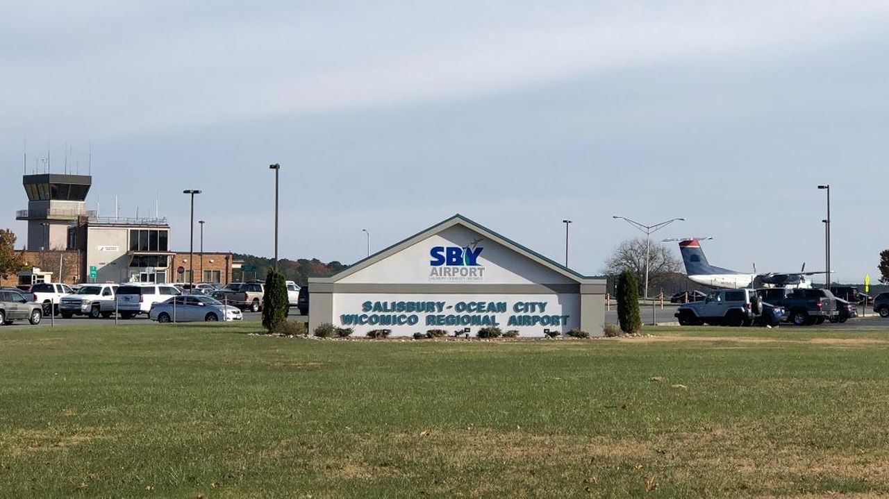 Flights resume at Salisbury Airport - 606f1e1d6d2d2.image 