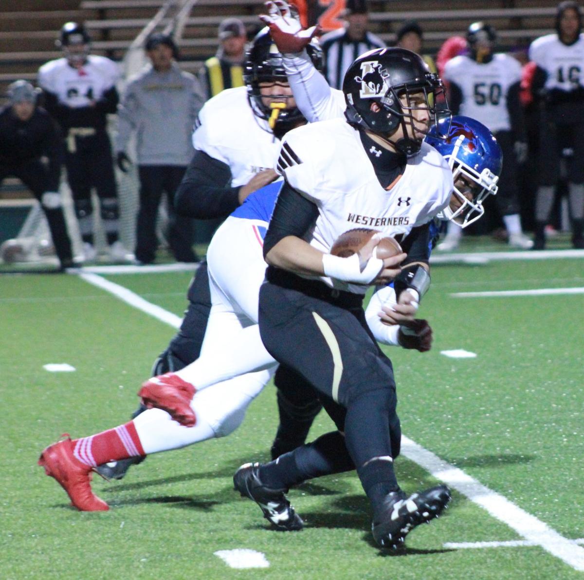 Football No 9 Cougars Garcia Jump Ahead Quickly To Bury The
