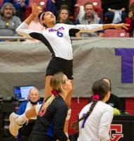 VOLLEYBALL | Patriots cap their dominant playoff run by sweeping St. Joseph for the state crown