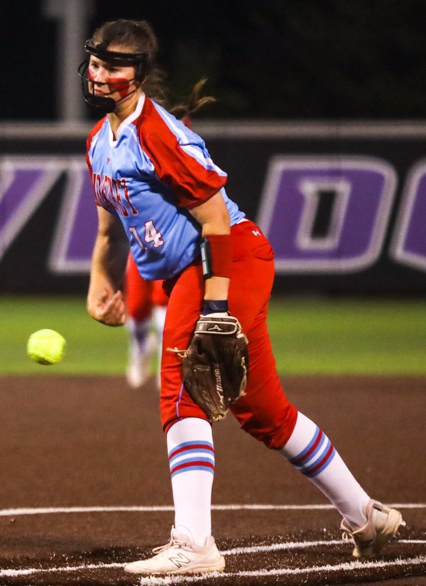 SOFTBALL Straughn & timely hits lift Lady Plainsmen; 5A regional